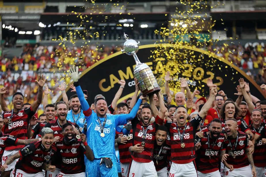Flamengo vence Palmeiras e entra para história com tetra da Libertadores