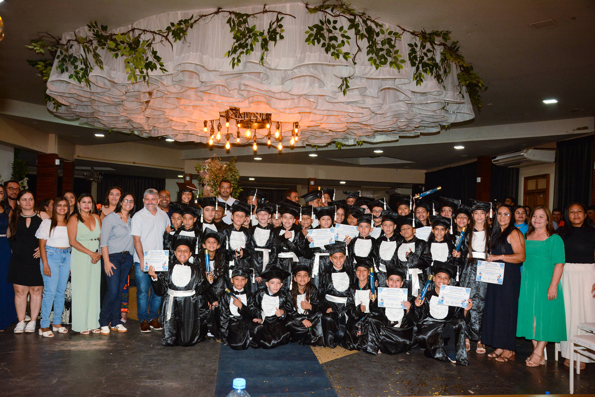 Escola José Hassem Hall Filho realiza festa de formatura do 5º ano
