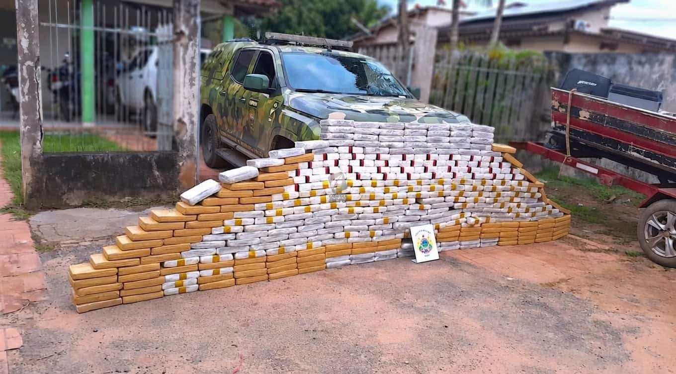 Operação integrada intercepta embarcação suspeita