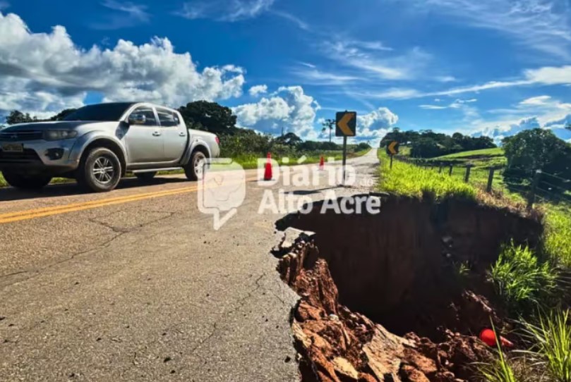 Erosão ameaça interditar trecho da BR-317 entre Brasiléia e Assis Brasil