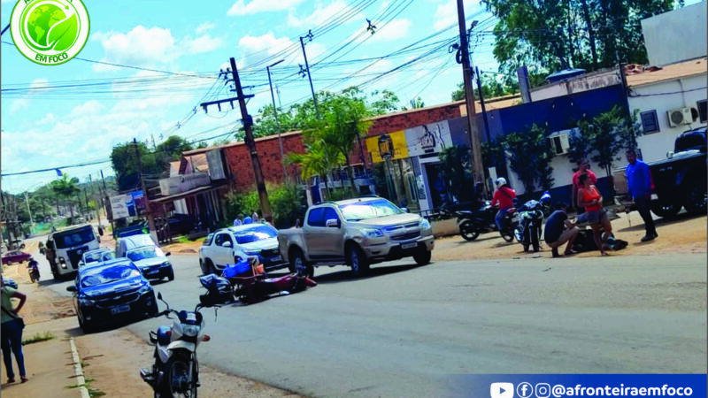Tentativa de ultrapassagem termina em acidente e deixa entregador de gás ferido em Epitaciolândia